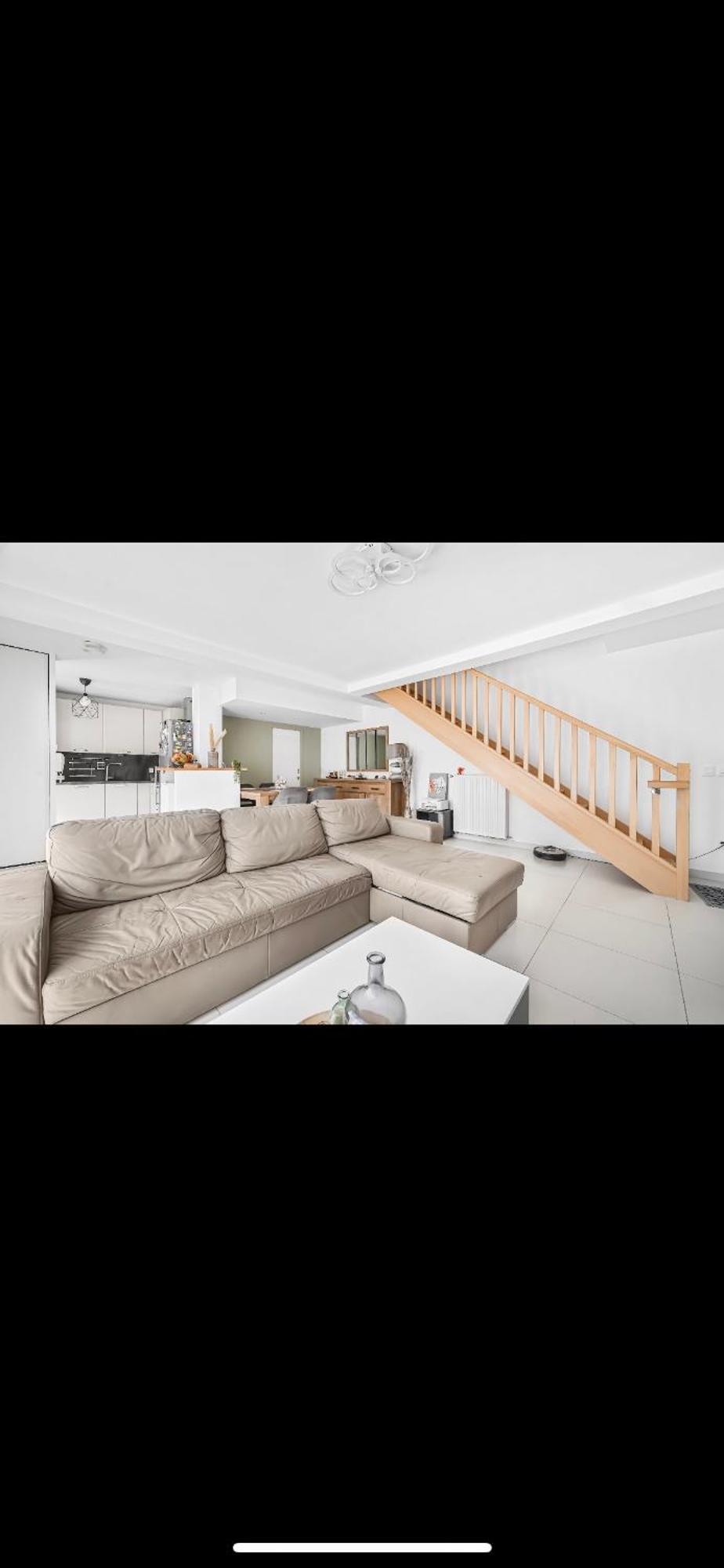 Duplex En Familiale Et Surveillee De 2 A Deux Pas De Paris Avec Sa Place De Parking Et Son Jardinet Pas De Fetes *
