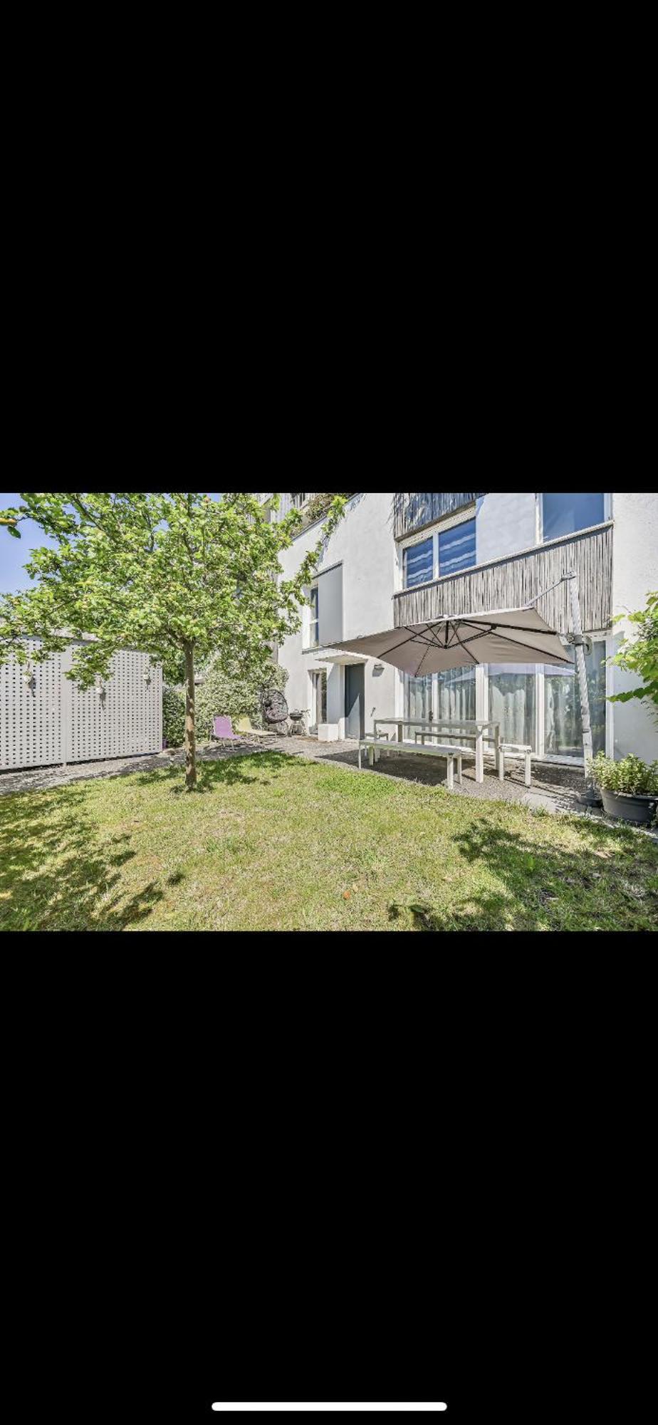 Duplex En Familiale Et Surveillee De 2 A Deux Pas De Paris Avec Sa Place De Parking Et Son Jardinet Pas De Fetes Apartment