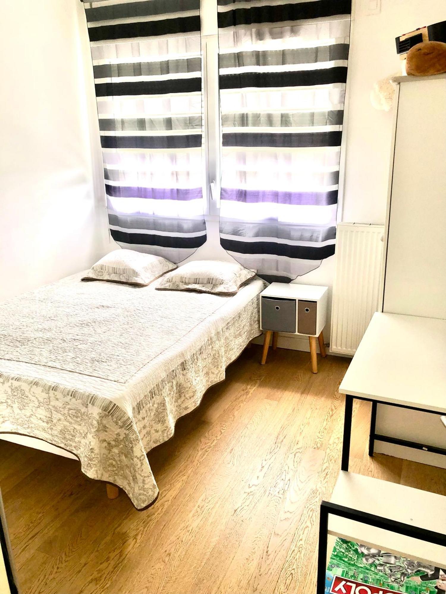 Duplex En Familiale Et Surveillee De 2 A Deux Pas De Paris Avec Sa Place De Parking Et Son Jardinet Pas De Fetes Bagneux (Hauts-de-Seine)